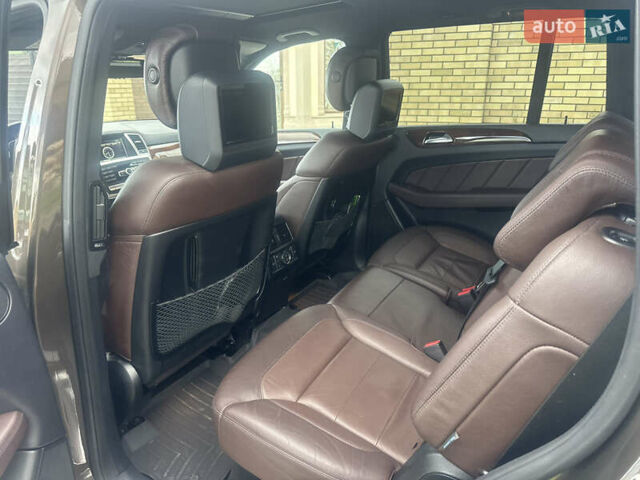 Коричневый Мерседес ГЛ-класс, объемом двигателя 3 л и пробегом 165 тыс. км за 24333 $, фото 19 на Automoto.ua