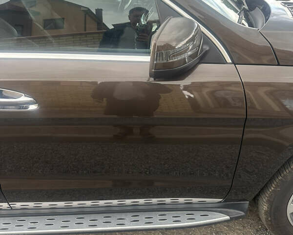 Коричневый Мерседес ГЛ-класс, объемом двигателя 3 л и пробегом 165 тыс. км за 24333 $, фото 2 на Automoto.ua