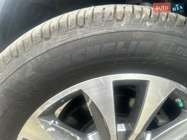 Коричневый Мерседес ГЛ-класс, объемом двигателя 3 л и пробегом 165 тыс. км за 24333 $, фото 17 на Automoto.ua