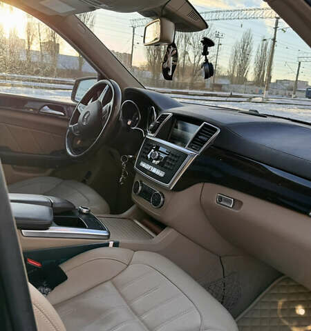 Мерседес ГЛ-класс 2014 в Хмельницком на Automoto.ua Коричневый Мерседес ГЛ-класс, объемом двигателя 3 л и пробегом 270 тыс. км за 23000 $, фото 4 на Automoto.ua