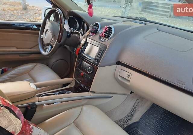 Мерседес ГЛ-класс, объемом двигателя 4.66 л и пробегом 300 тыс. км за 13500 $, фото 11 на Automoto.ua