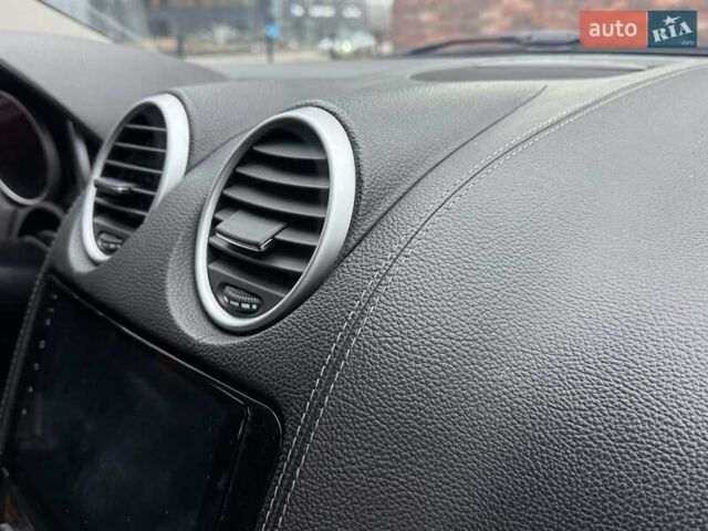 Мерседес ГЛ-Клас, об'ємом двигуна 3 л та пробігом 277 тис. км за 12350 $, фото 18 на Automoto.ua