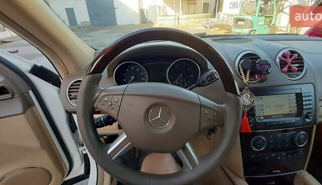 Мерседес ГЛ-класс, объемом двигателя 4.66 л и пробегом 300 тыс. км за 13500 $, фото 24 на Automoto.ua