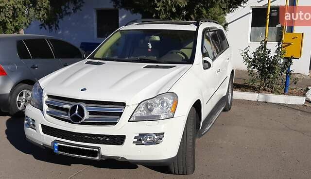 Мерседес ГЛ-класс, объемом двигателя 4.66 л и пробегом 300 тыс. км за 13500 $, фото 21 на Automoto.ua