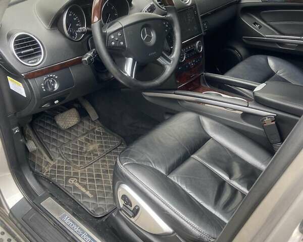 Мерседес ГЛ-класс, объемом двигателя 4.7 л и пробегом 300 тыс. км за 15000 $, фото 17 на Automoto.ua