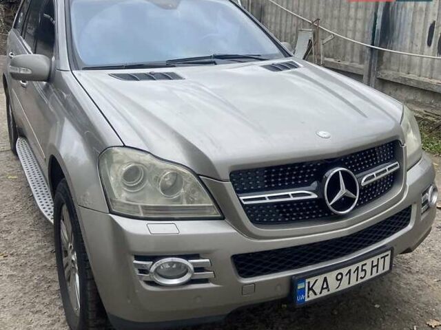 Мерседес ГЛ-класс, объемом двигателя 4.7 л и пробегом 300 тыс. км за 15000 $, фото 9 на Automoto.ua