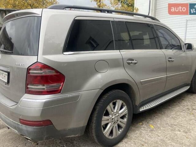 Мерседес ГЛ-класс, объемом двигателя 4.7 л и пробегом 300 тыс. км за 15000 $, фото 13 на Automoto.ua