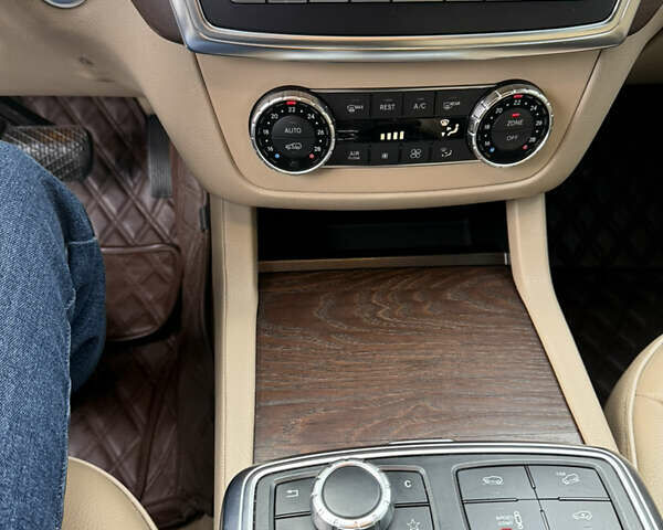 Мерседес ГЛ-класс, объемом двигателя 3 л и пробегом 345 тыс. км за 33000 $, фото 21 на Automoto.ua