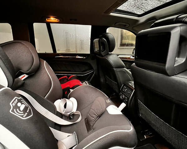 Мерседес ГЛ-Клас, об'ємом двигуна 4.66 л та пробігом 250 тис. км за 32500 $, фото 10 на Automoto.ua