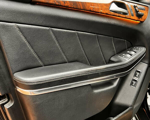 Мерседес ГЛ-Клас, об'ємом двигуна 4.66 л та пробігом 250 тис. км за 32500 $, фото 19 на Automoto.ua