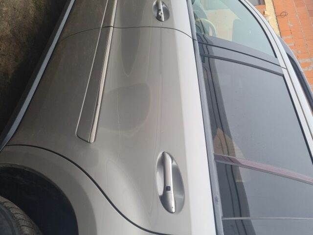 Серый Мерседес ГЛ-класс, объемом двигателя 4 л и пробегом 230 тыс. км за 12000 $, фото 2 на Automoto.ua