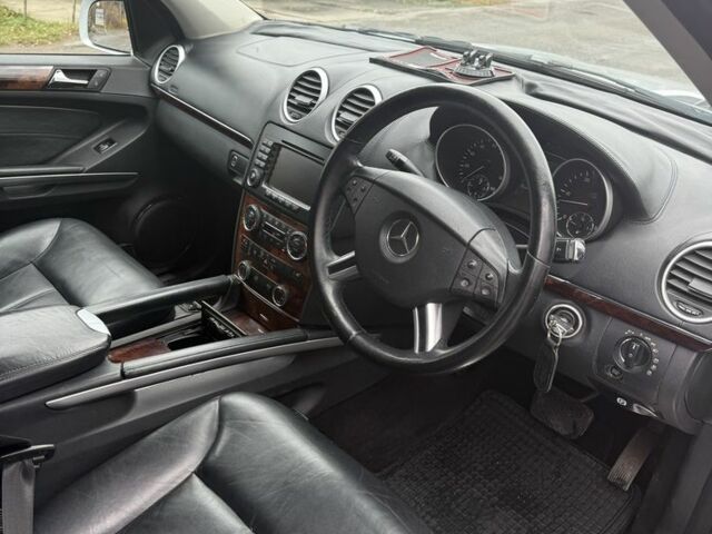 Серый Мерседес ГЛ-класс, объемом двигателя 4 л и пробегом 260 тыс. км за 7300 $, фото 5 на Automoto.ua