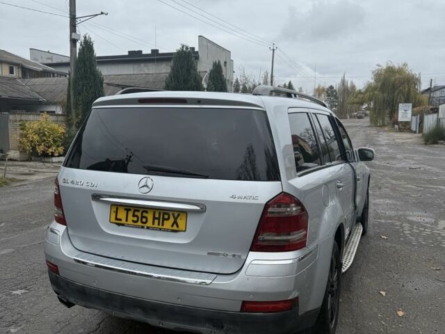 Серый Мерседес ГЛ-класс, объемом двигателя 4 л и пробегом 260 тыс. км за 7300 $, фото 3 на Automoto.ua