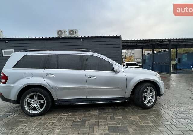 Сірий Мерседес ГЛ-Клас, об'ємом двигуна 5.46 л та пробігом 302 тис. км за 12500 $, фото 3 на Automoto.ua