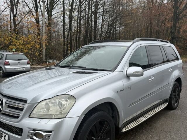 Серый Мерседес ГЛ-класс, объемом двигателя 4 л и пробегом 260 тыс. км за 7300 $, фото 1 на Automoto.ua