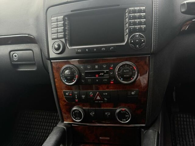 Серый Мерседес ГЛ-класс, объемом двигателя 4 л и пробегом 260 тыс. км за 7300 $, фото 7 на Automoto.ua