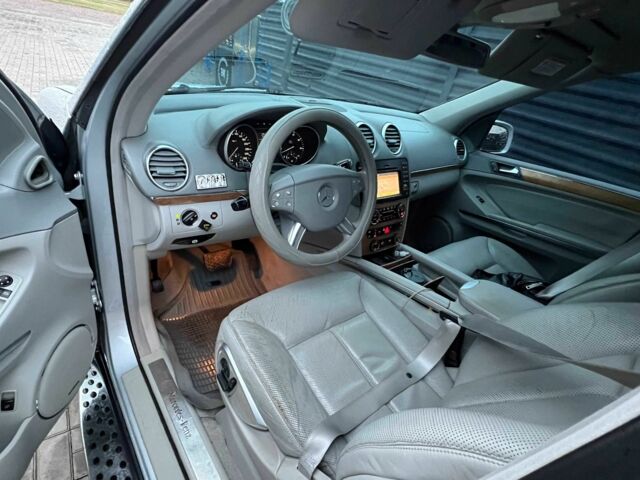 Мерседес ГЛ-класс 2006 в Вольногорске на Automoto.ua Серый Мерседес ГЛ-класс, объемом двигателя 5.5 л и пробегом 300 тыс. км за 13000 $, фото 9 на Automoto.ua