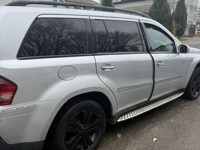 Серый Мерседес ГЛ-класс, объемом двигателя 4 л и пробегом 260 тыс. км за 7300 $, фото 4 на Automoto.ua