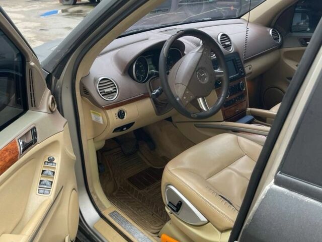 Серый Мерседес ГЛ-класс, объемом двигателя 4.7 л и пробегом 200 тыс. км за 6600 $, фото 4 на Automoto.ua