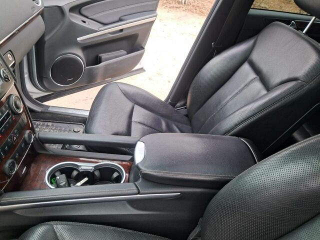 Серый Мерседес ГЛ-класс, объемом двигателя 4 л и пробегом 320 тыс. км за 9830 $, фото 13 на Automoto.ua