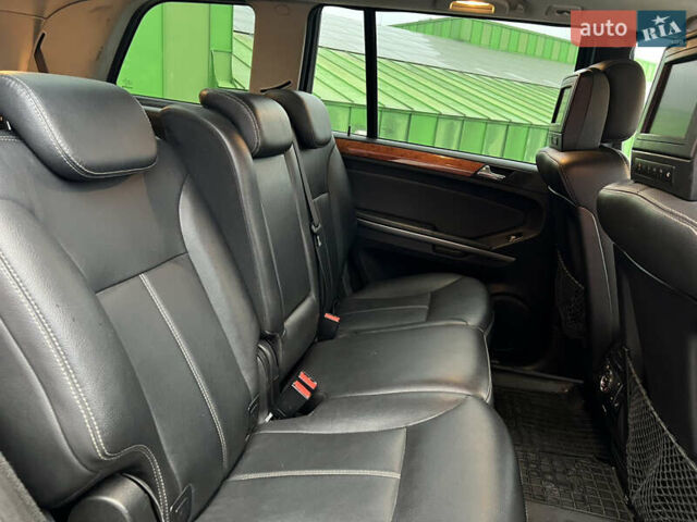 Серый Мерседес ГЛ-класс, объемом двигателя 2.99 л и пробегом 646 тыс. км за 9999 $, фото 35 на Automoto.ua