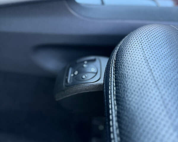 Серый Мерседес ГЛ-класс, объемом двигателя 4.66 л и пробегом 248 тыс. км за 9999 $, фото 30 на Automoto.ua