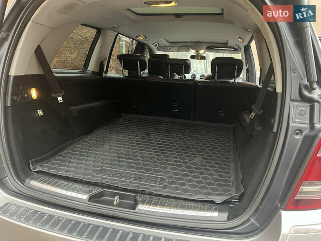 Сірий Мерседес ГЛ-Клас, об'ємом двигуна 4.67 л та пробігом 290 тис. км за 11500 $, фото 20 на Automoto.ua