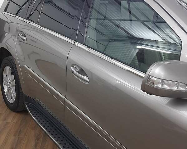 Серый Мерседес ГЛ-класс, объемом двигателя 4.66 л и пробегом 132 тыс. км за 11500 $, фото 5 на Automoto.ua