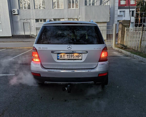 Сірий Мерседес ГЛ-Клас, об'ємом двигуна 5.46 л та пробігом 270 тис. км за 13200 $, фото 4 на Automoto.ua