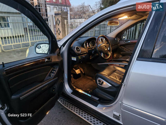 Сірий Мерседес ГЛ-Клас, об'ємом двигуна 5.46 л та пробігом 270 тис. км за 13200 $, фото 8 на Automoto.ua