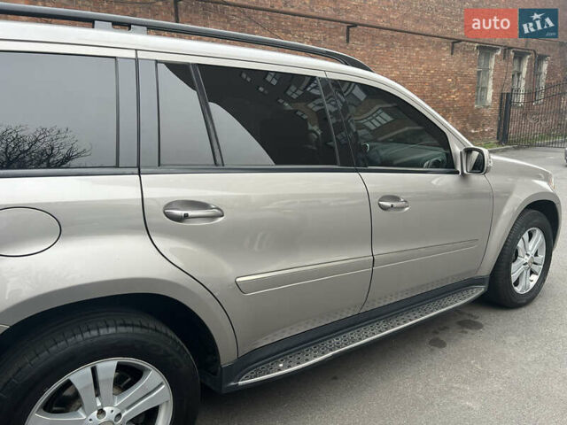 Сірий Мерседес ГЛ-Клас, об'ємом двигуна 4.67 л та пробігом 290 тис. км за 11500 $, фото 9 на Automoto.ua