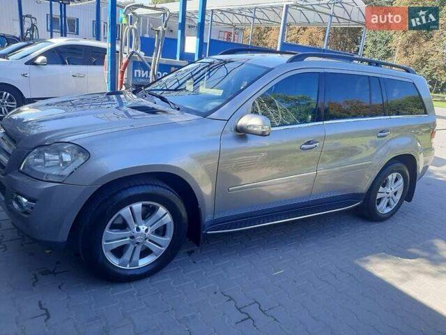 Серый Мерседес ГЛ-класс, объемом двигателя 4.66 л и пробегом 132 тыс. км за 11500 $, фото 1 на Automoto.ua
