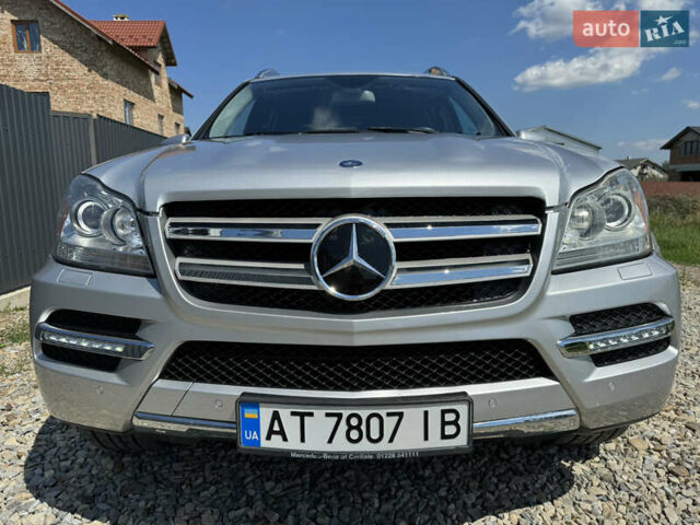 Серый Мерседес ГЛ-класс, объемом двигателя 5.46 л и пробегом 288 тыс. км за 13000 $, фото 1 на Automoto.ua