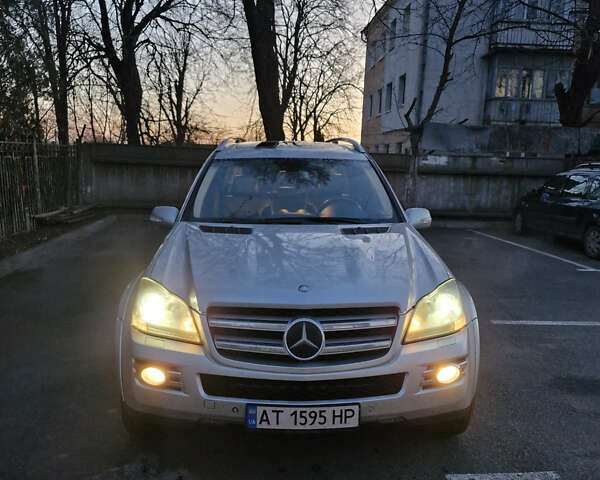 Сірий Мерседес ГЛ-Клас, об'ємом двигуна 5.46 л та пробігом 270 тис. км за 13200 $, фото 1 на Automoto.ua