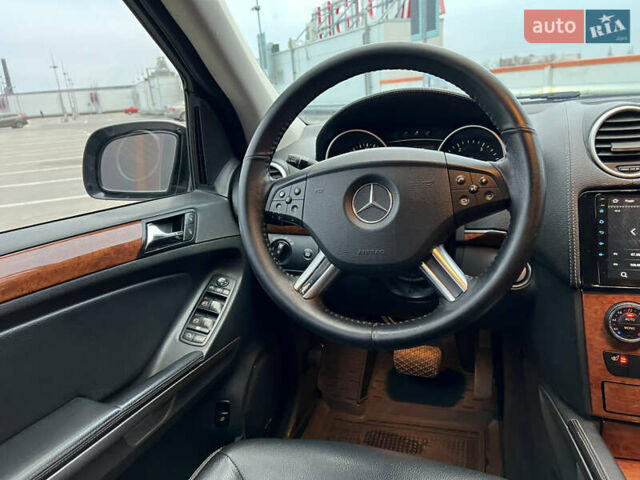 Серый Мерседес ГЛ-класс, объемом двигателя 2.99 л и пробегом 646 тыс. км за 9999 $, фото 26 на Automoto.ua