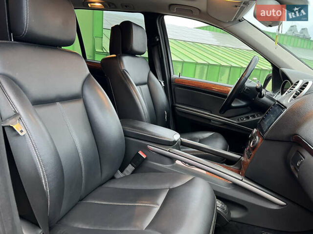 Серый Мерседес ГЛ-класс, объемом двигателя 2.99 л и пробегом 646 тыс. км за 9999 $, фото 30 на Automoto.ua