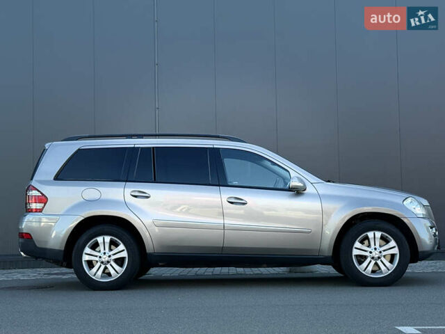 Серый Мерседес ГЛ-класс, объемом двигателя 4.66 л и пробегом 248 тыс. км за 9999 $, фото 4 на Automoto.ua