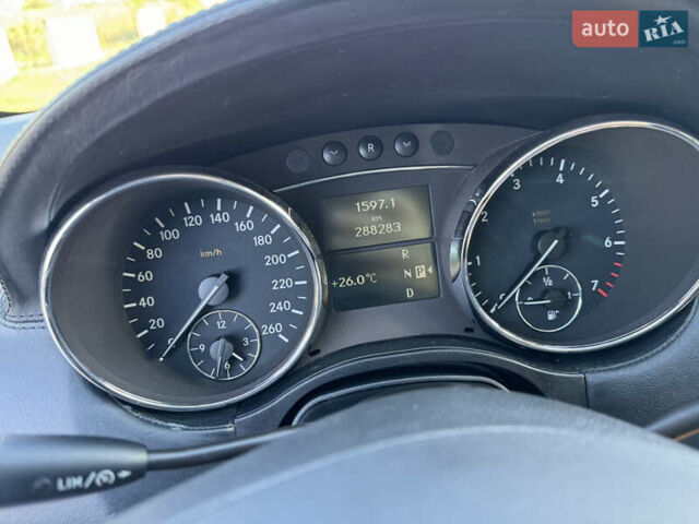 Серый Мерседес ГЛ-класс, объемом двигателя 5.46 л и пробегом 288 тыс. км за 13000 $, фото 21 на Automoto.ua