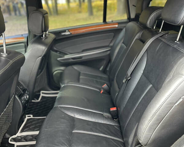 Мерседес ГЛ-класс 2007 в Умани на Automoto.ua Серый Мерседес ГЛ-класс, объемом двигателя 3 л и пробегом 312 тыс. км за 13500 $, фото 10 на Automoto.ua