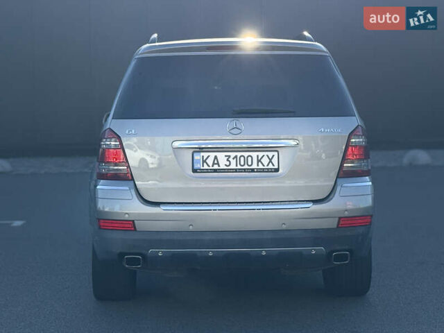 Серый Мерседес ГЛ-класс, объемом двигателя 4.66 л и пробегом 248 тыс. км за 9999 $, фото 12 на Automoto.ua
