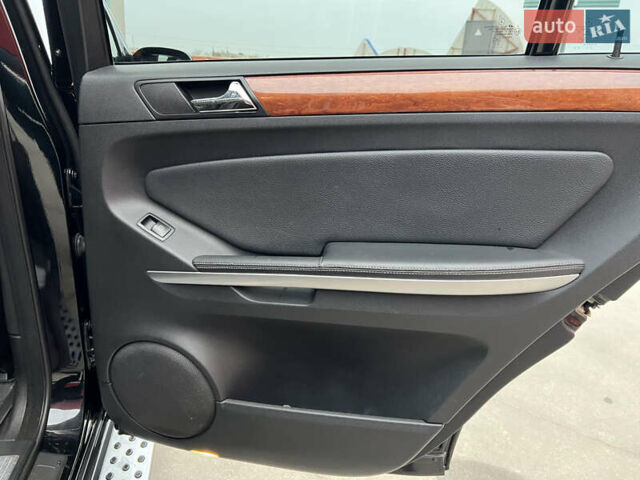 Серый Мерседес ГЛ-класс, объемом двигателя 2.99 л и пробегом 646 тыс. км за 9999 $, фото 33 на Automoto.ua