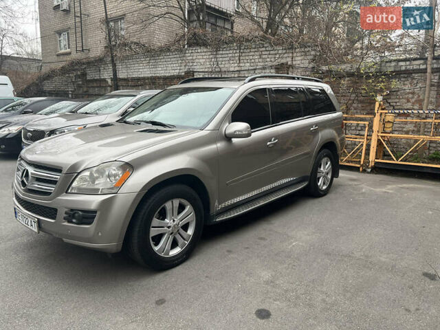 Сірий Мерседес ГЛ-Клас, об'ємом двигуна 4.67 л та пробігом 290 тис. км за 11500 $, фото 3 на Automoto.ua