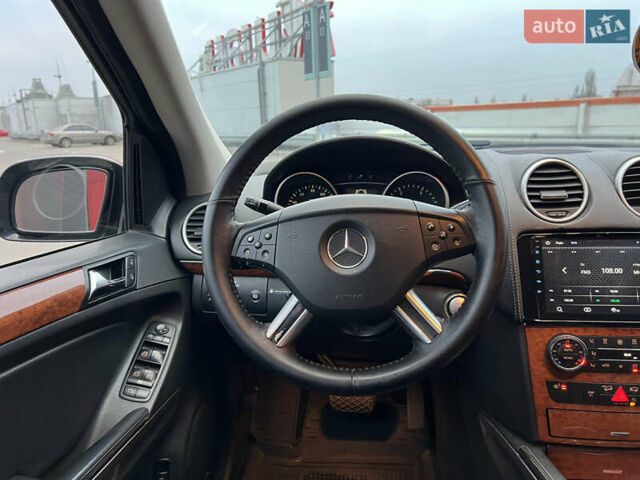 Серый Мерседес ГЛ-класс, объемом двигателя 2.99 л и пробегом 646 тыс. км за 9999 $, фото 25 на Automoto.ua