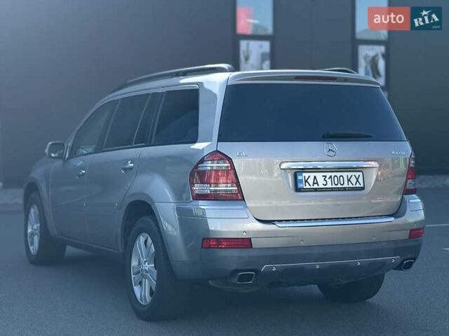 Серый Мерседес ГЛ-класс, объемом двигателя 4.66 л и пробегом 248 тыс. км за 9999 $, фото 13 на Automoto.ua