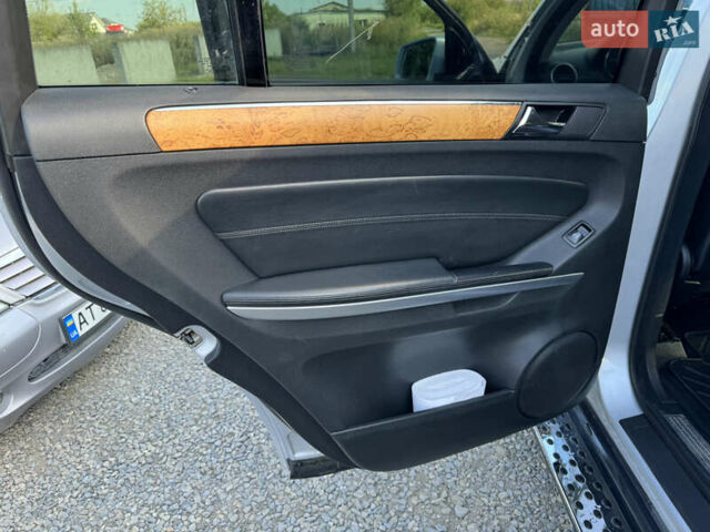 Серый Мерседес ГЛ-класс, объемом двигателя 5.46 л и пробегом 288 тыс. км за 13000 $, фото 16 на Automoto.ua