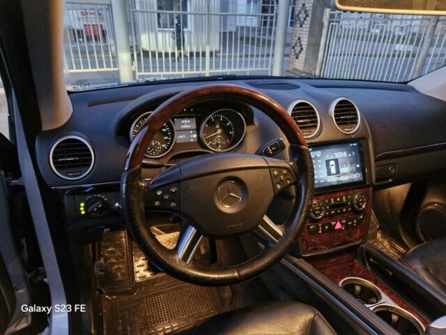 Сірий Мерседес ГЛ-Клас, об'ємом двигуна 5.5 л та пробігом 270 тис. км за 13200 $, фото 10 на Automoto.ua