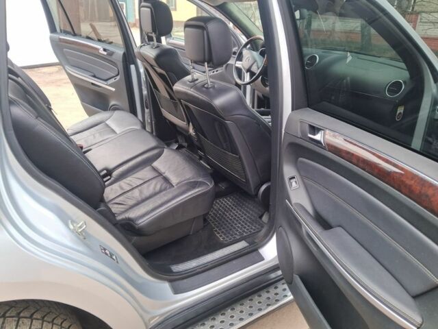 Серый Мерседес ГЛ-класс, объемом двигателя 4 л и пробегом 320 тыс. км за 9830 $, фото 17 на Automoto.ua