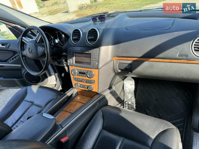 Серый Мерседес ГЛ-класс, объемом двигателя 5.46 л и пробегом 288 тыс. км за 13000 $, фото 12 на Automoto.ua