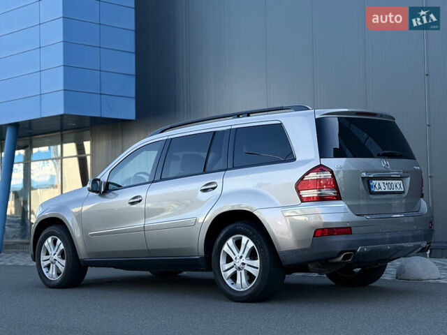 Серый Мерседес ГЛ-класс, объемом двигателя 4.66 л и пробегом 248 тыс. км за 9999 $, фото 10 на Automoto.ua