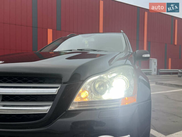 Серый Мерседес ГЛ-класс, объемом двигателя 2.99 л и пробегом 646 тыс. км за 9999 $, фото 4 на Automoto.ua